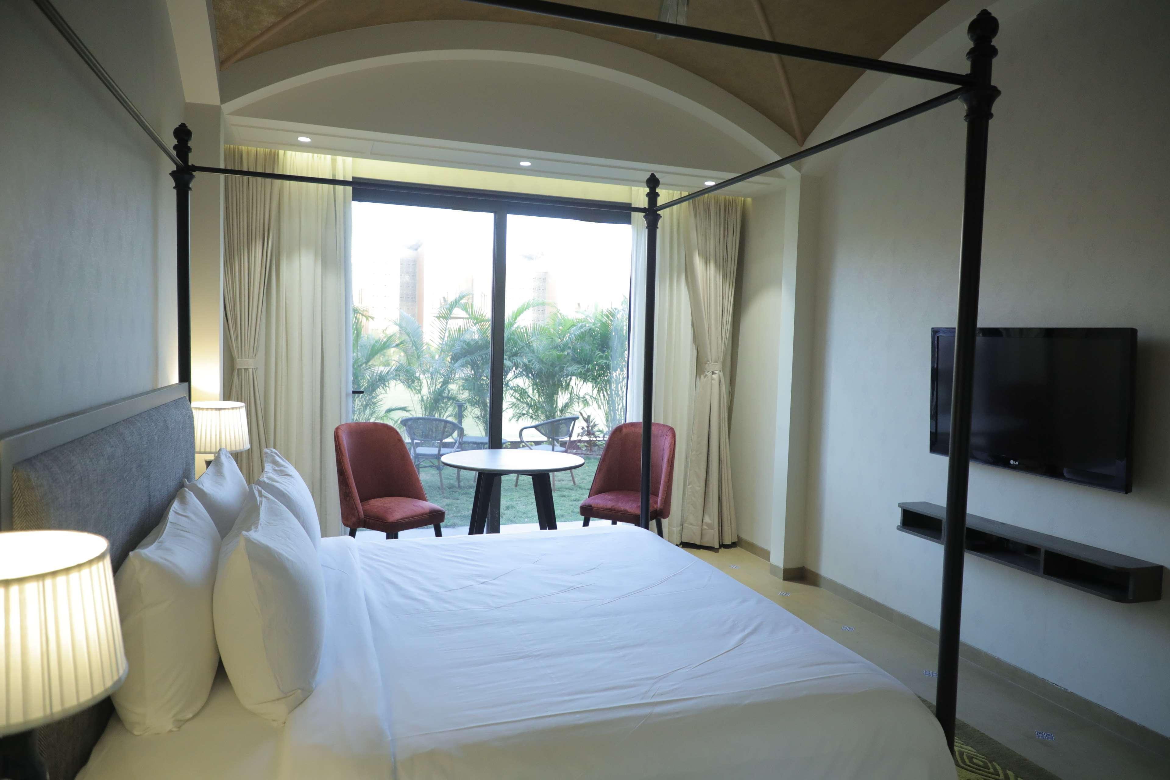 Radisson Resort & Spa Kandla Gāndhīdhām Esterno foto