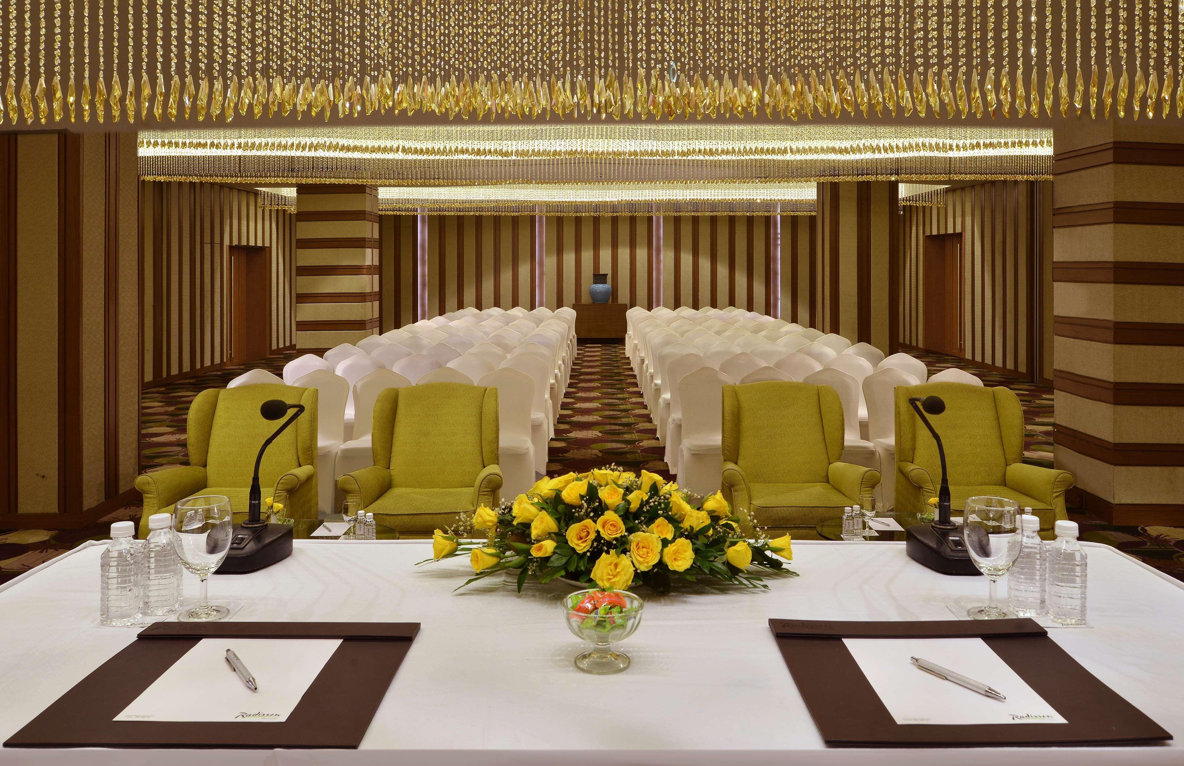 Radisson Resort & Spa Kandla Gāndhīdhām Esterno foto